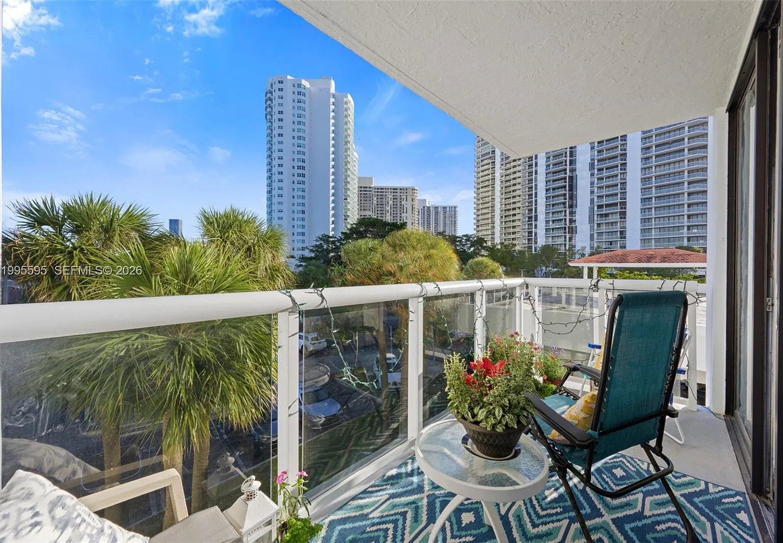 Waterview Condo — Photo 2