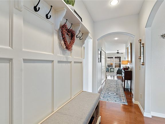 4th image of 20 Parkridge Dr