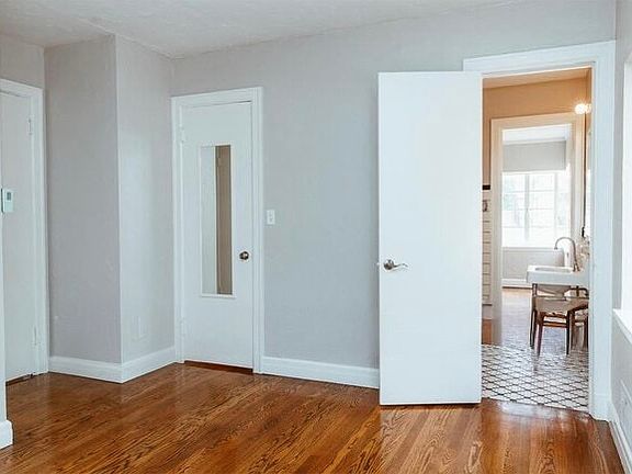 2nd image of 1001 NW 21st St APT B
