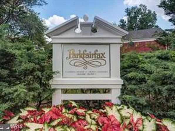 3459 Martha Custis Dr, Alexandria, VA 22302