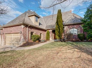 6052 S Natural Falls Dr, Ozark, MO 65721