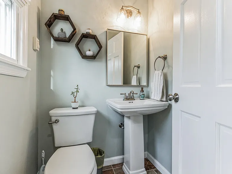 4012 Bridgeboro Rd — Photo 2