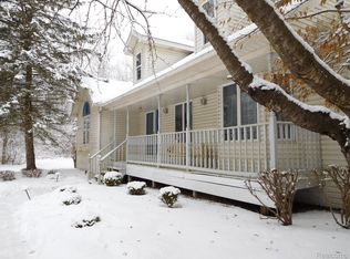 1590 W Leonard Rd, Leonard, MI 48367