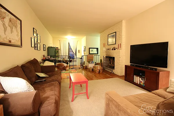 Rented by City Connections Realty | media 12