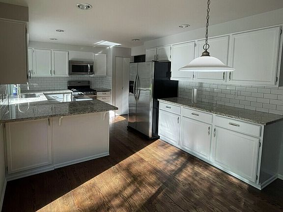 4th image of 4321 170th Ct NE