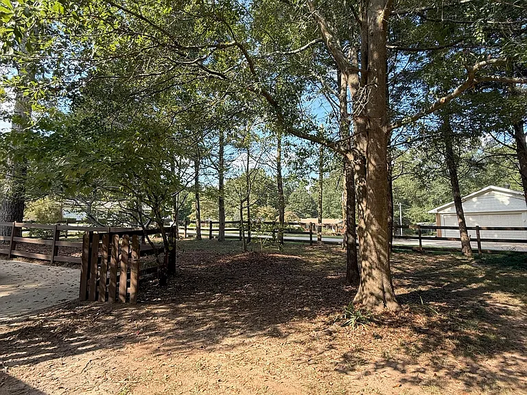 1050 Aiken Rd — Photo 18