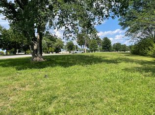 607 E 14th St, Chanute, KS 66720