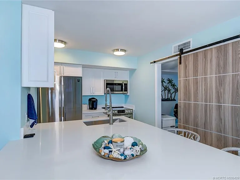 8302 Marina Villas Dr #8302 — Photo 18