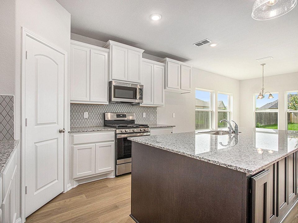 1st image of 411 Wellshire Dr