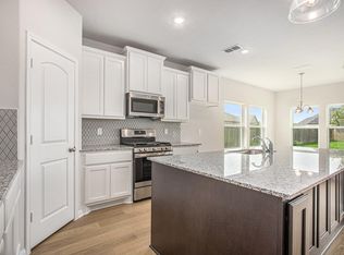 411 Wellshire Dr, West Columbia, TX 77486
