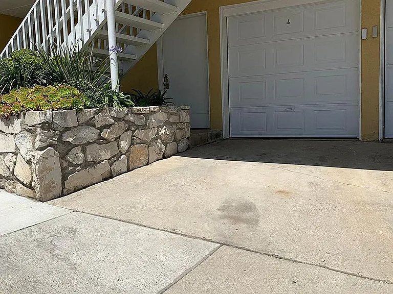 702 Manhattan Beach Blvd #J — Photo 20