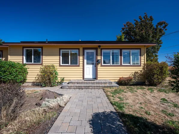 107 NW Cedar Ave, Redmond, OR 97756