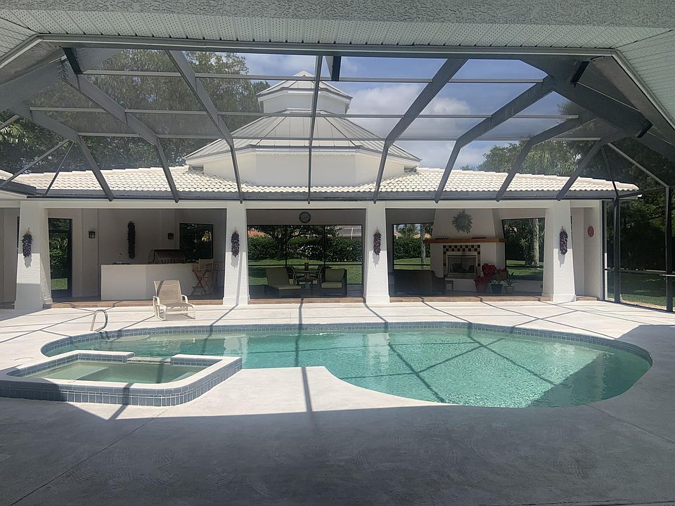 2nd image of 823 Oak Park Dr