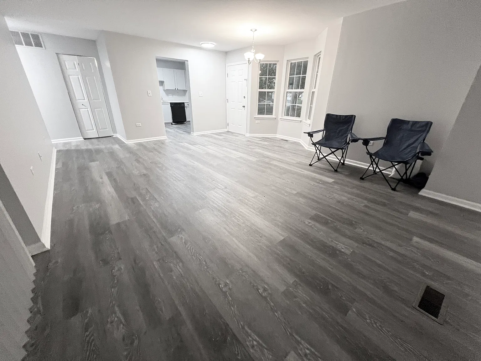2920 Bartlett Court — Photo 3