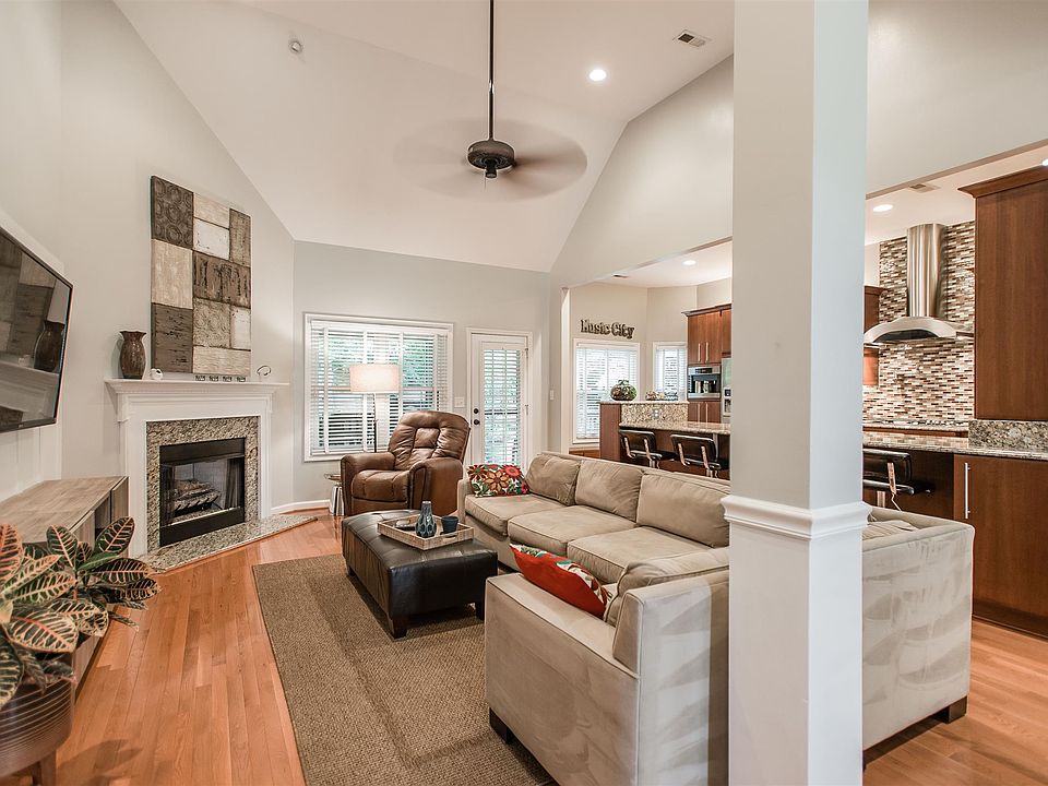 2nd image of 104 Ridgeview Trce