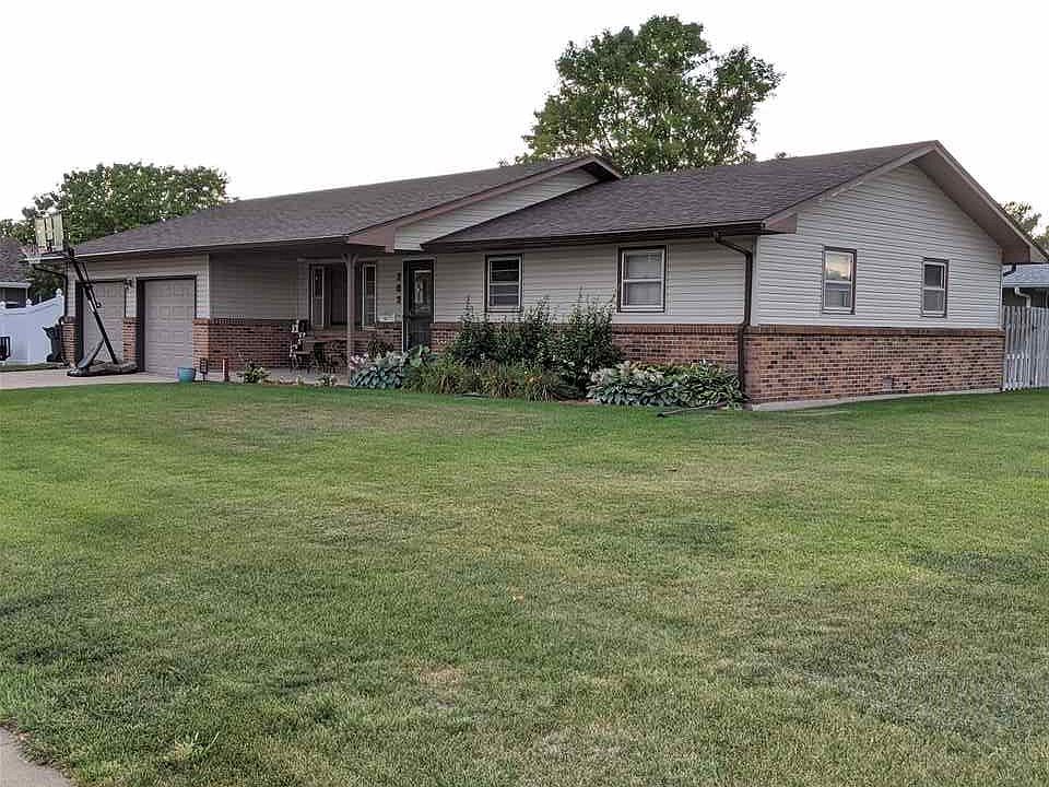1st image of 202 S Bare Ave