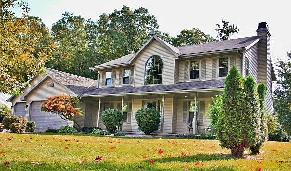 2nd image of 2837 Parkwood Dr