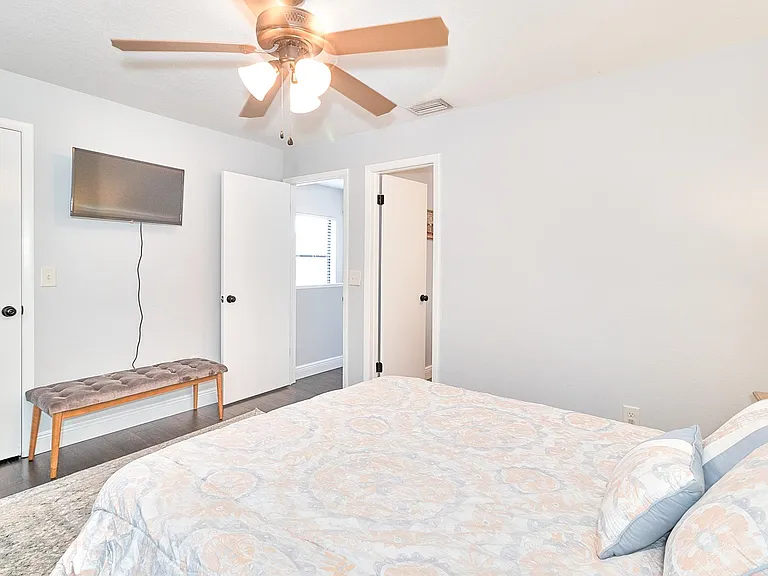 2417 W Stroud Ave #A — Photo 15