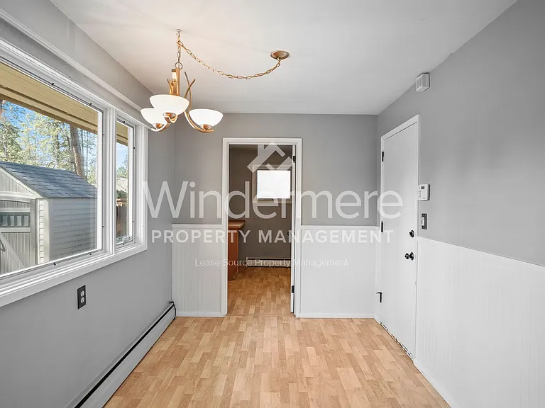 1706 E 38th Ave — Photo 6