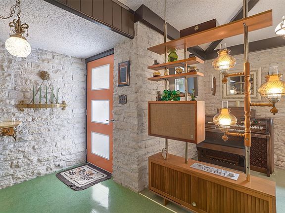 5th image of 1818 Vance Cir