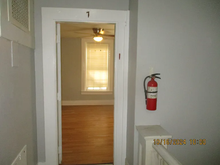 429 8th Ave N #7 — Photo 1