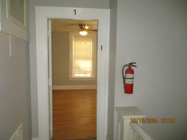 429 8th Ave N APT 7, Texas City, TX 77590