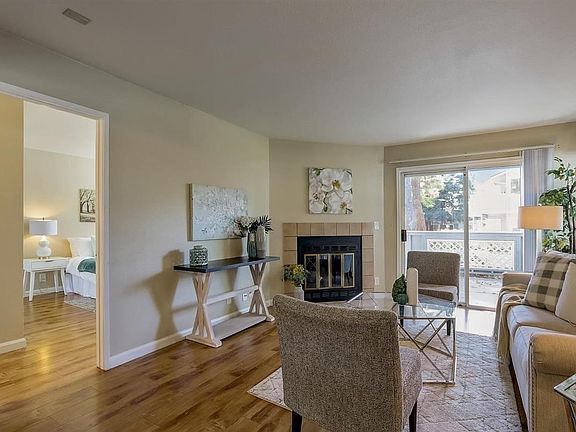 3rd image of 1480 Four Oaks Cir