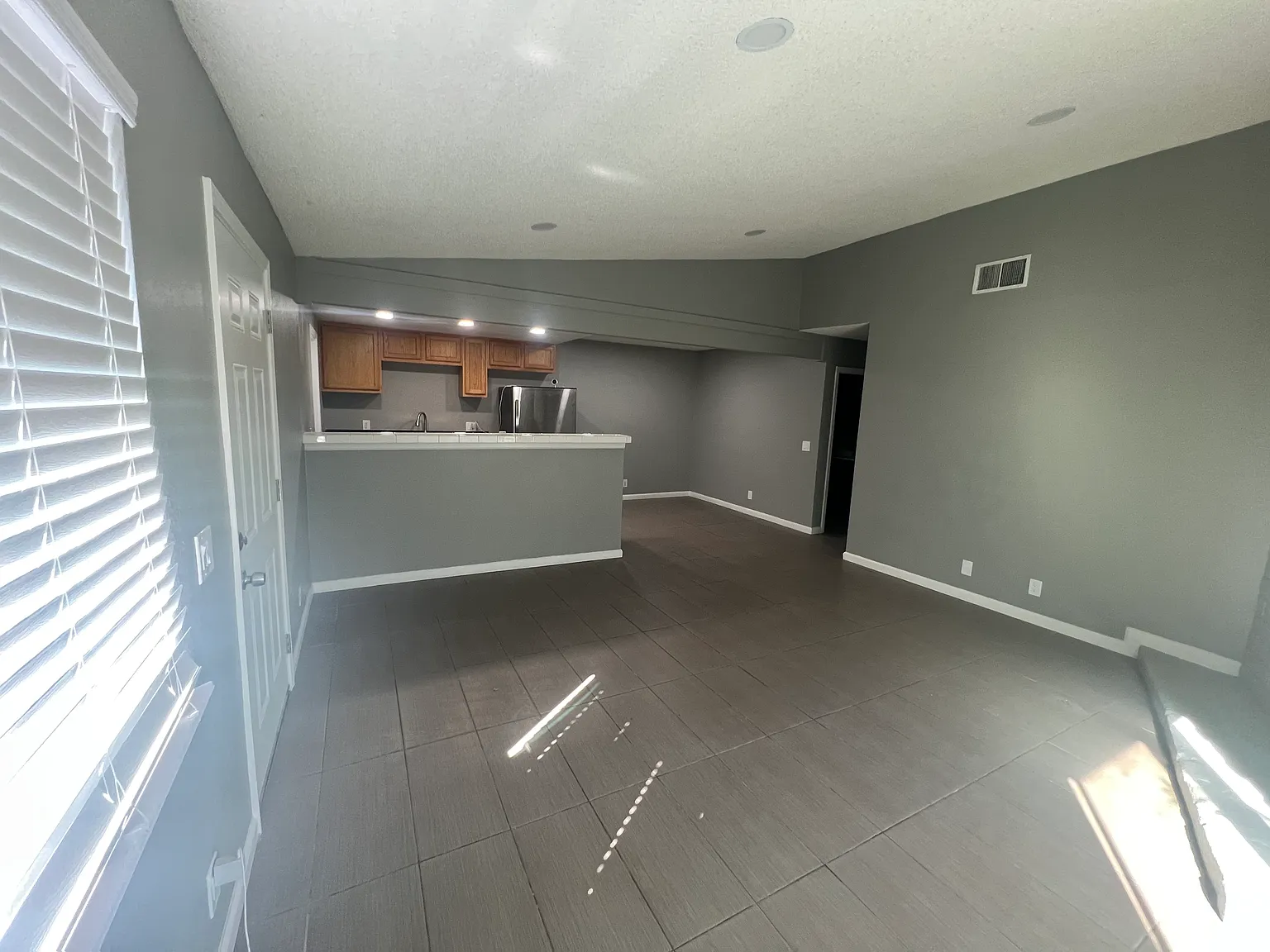 3 bed, $2,200 — Photo 3