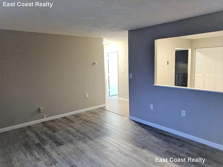 12 Cottage Pl #10 — Photo 6