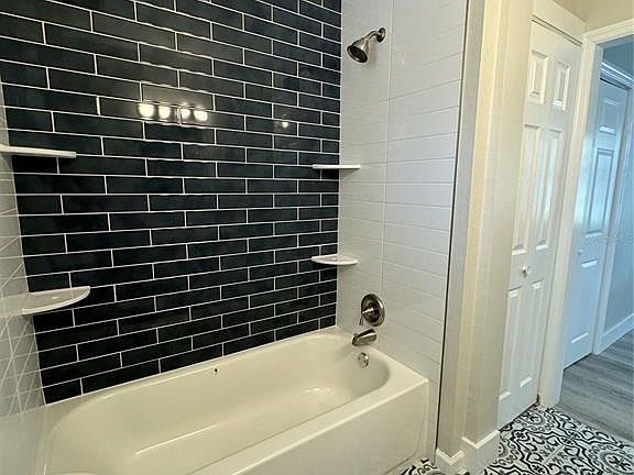 5th image of 260 20TH AVENUE S