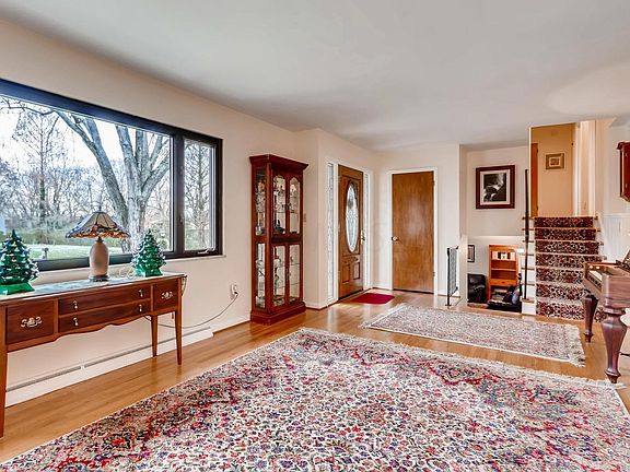 5th image of 4261 Darbyshire Ct