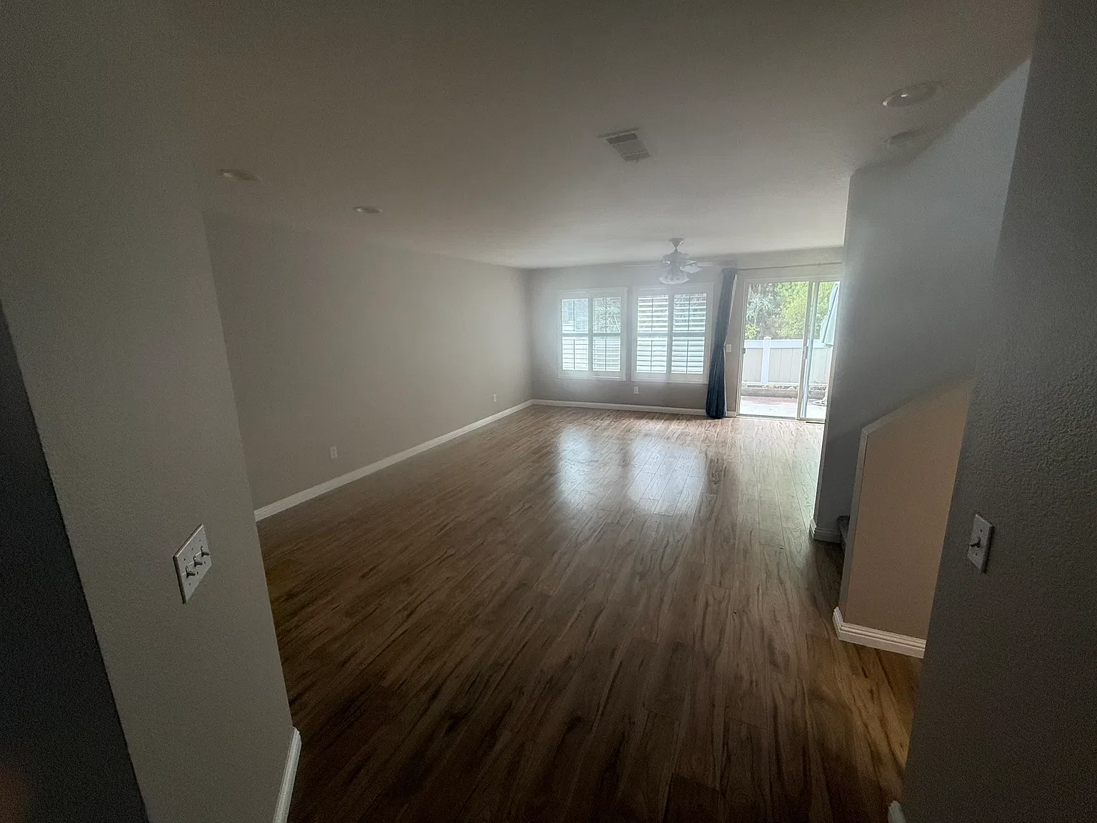 2 bed, 2.5 bath, 1400 sqft, $3,100 — Photo 2