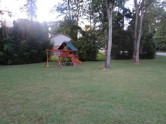 4th image of 500 Old Tavern Cir
