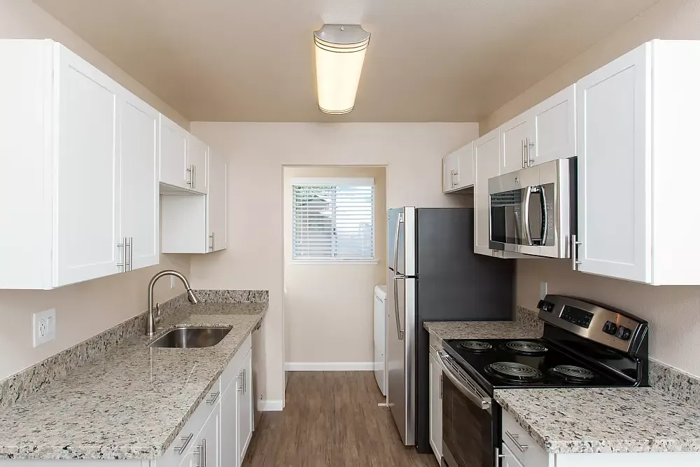 Heather Ridge Apartments — Photo 1