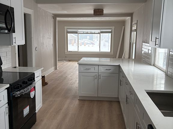 2nd image of 470 Wordsworth St