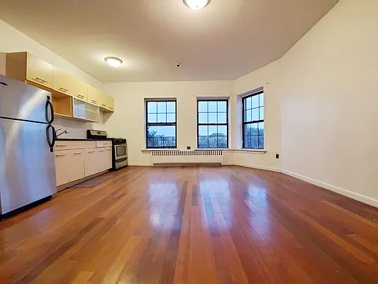 Rented by Rentall Group Inc | media 2