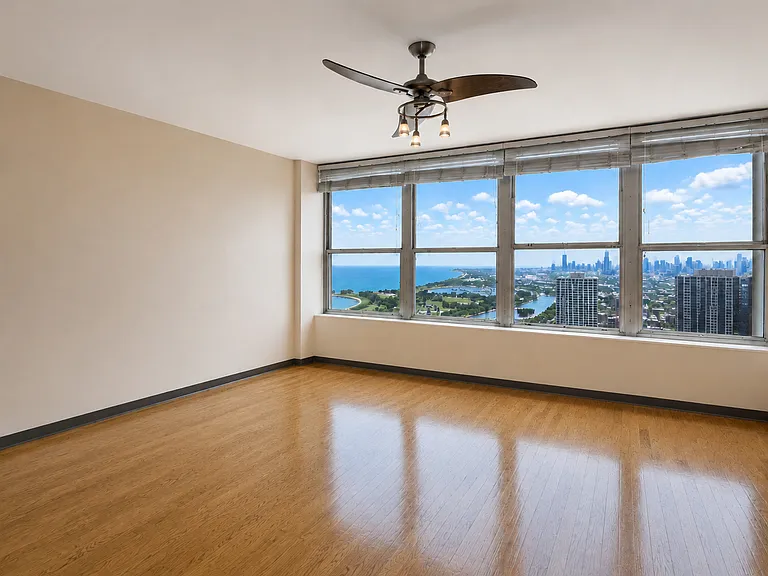 655 W Irving Park Rd #5003 — Photo 9