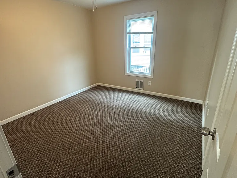 370 Hamilton St #1-R — Photo 6