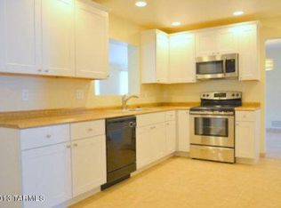 821 N Corinth, Tucson, AZ 85710