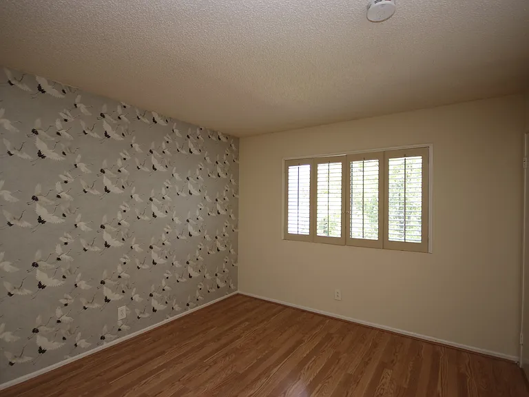 542 N Orange Grove Blvd — Photo 13