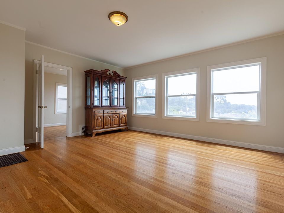 1st image of 133 Kensington Way #3