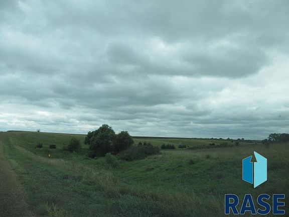 5th image of 443 Avenue