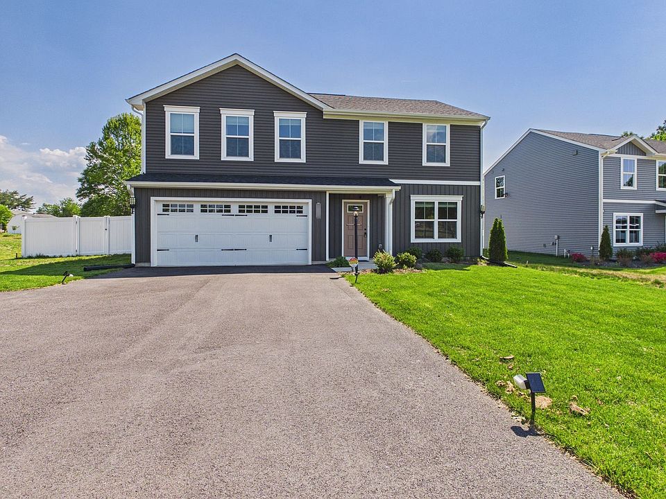 1st image of 2945 Travis Ln