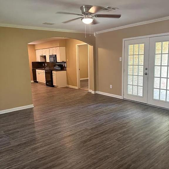 5830 Effingham Dr — Photo 13