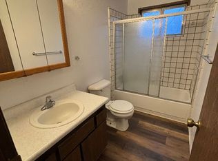 2259 Everett St, North Bend, OR 97459