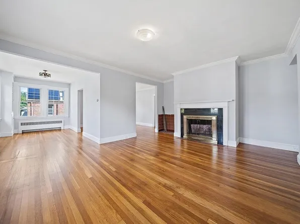 54-2 Crosby Rd, Chestnut Hill, MA 02467