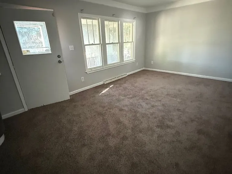 15611 Glander Ave — Photo 2