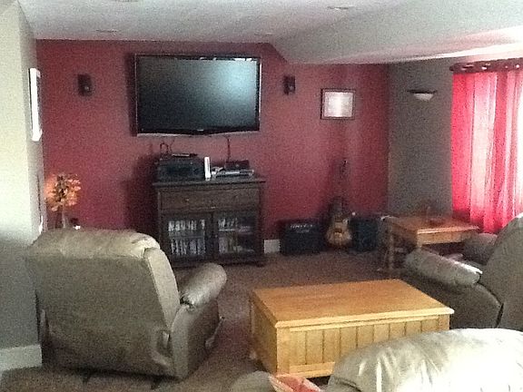 2nd image of 380 N 5th West St