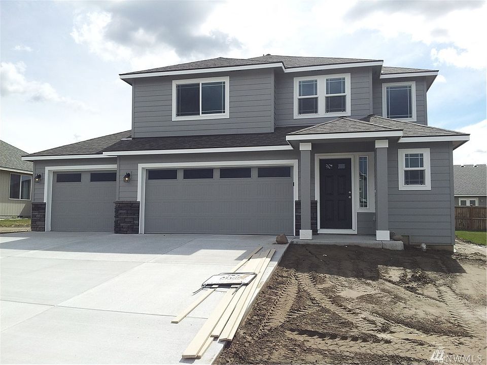 1st image of 806 7th Ave NE