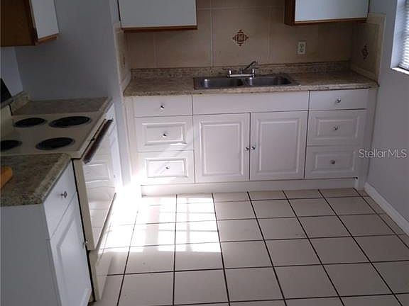 3rd image of 4470 Byron Ave